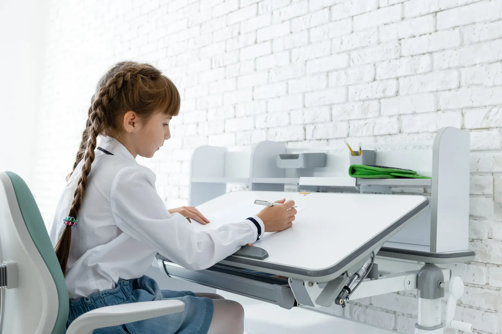 Case: received $31,000 in the niche of children’s furniture